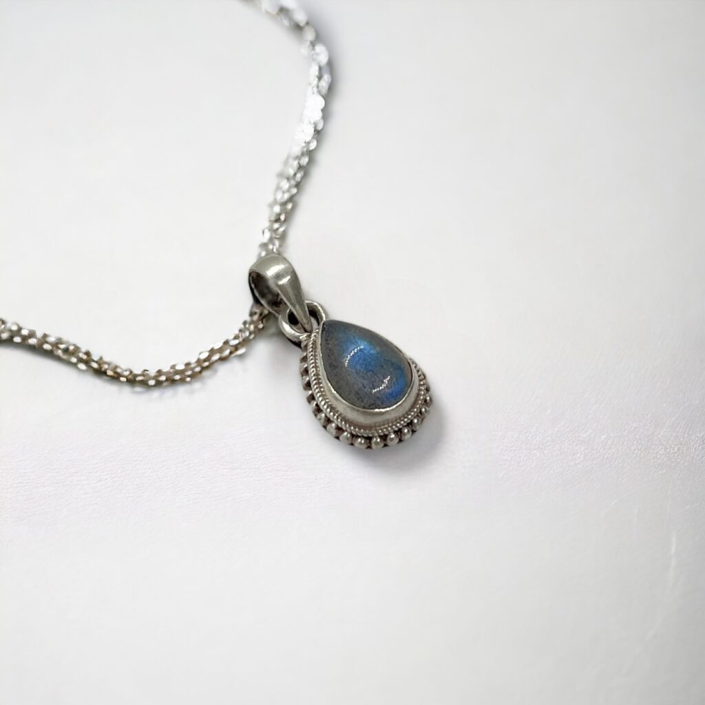 Labradorite Pendant Top - ASHA KIRANA - なますて ぱりばーる